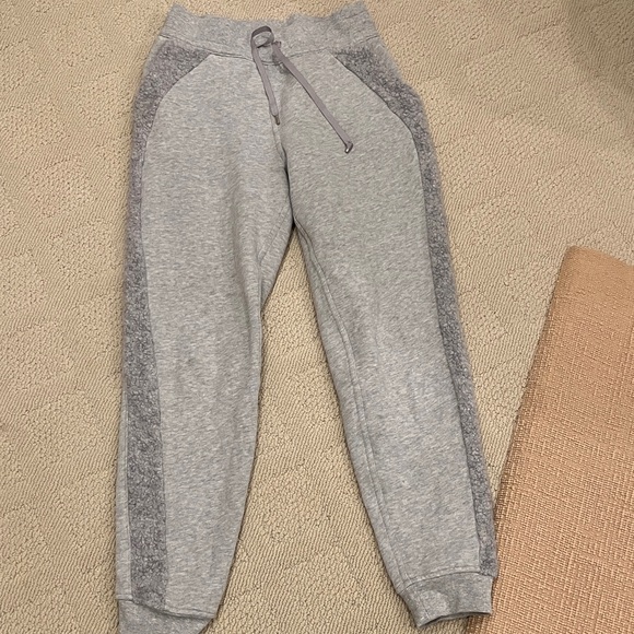 Lululemon Athletica Light Gray Scuba Joggers - Picture 2 of 5